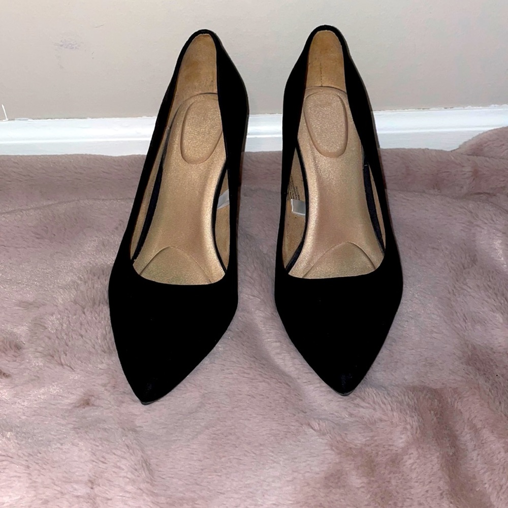 Black Pointed Toe Pumps